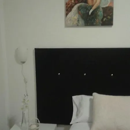 Comet Almona Apartment *