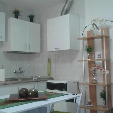 Comet Almona Apartment *